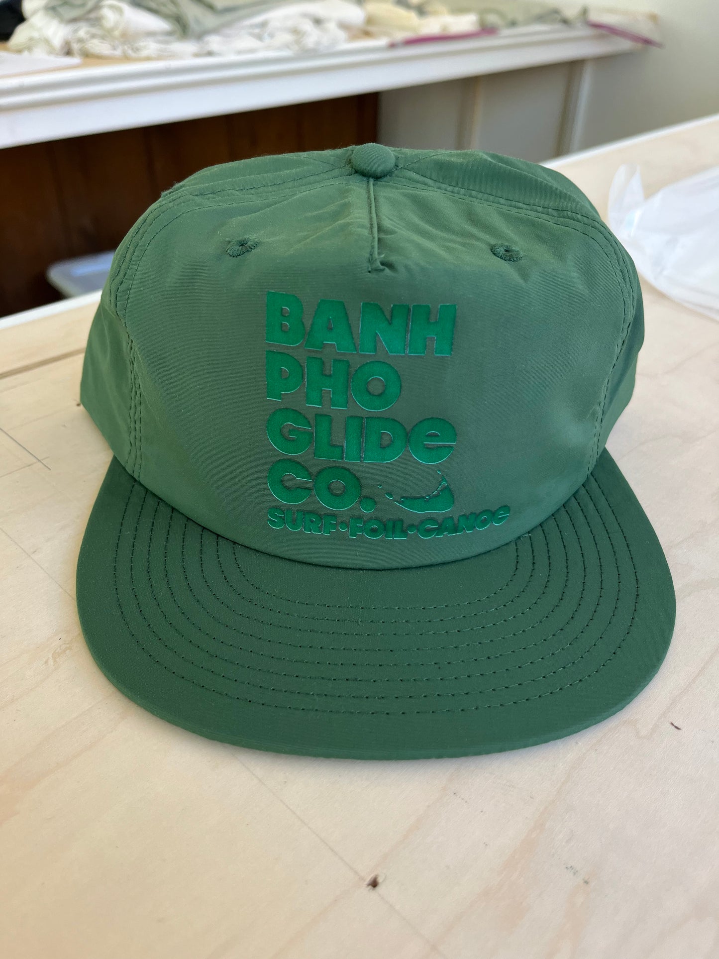 Banh Pho Glide Co hat green on green