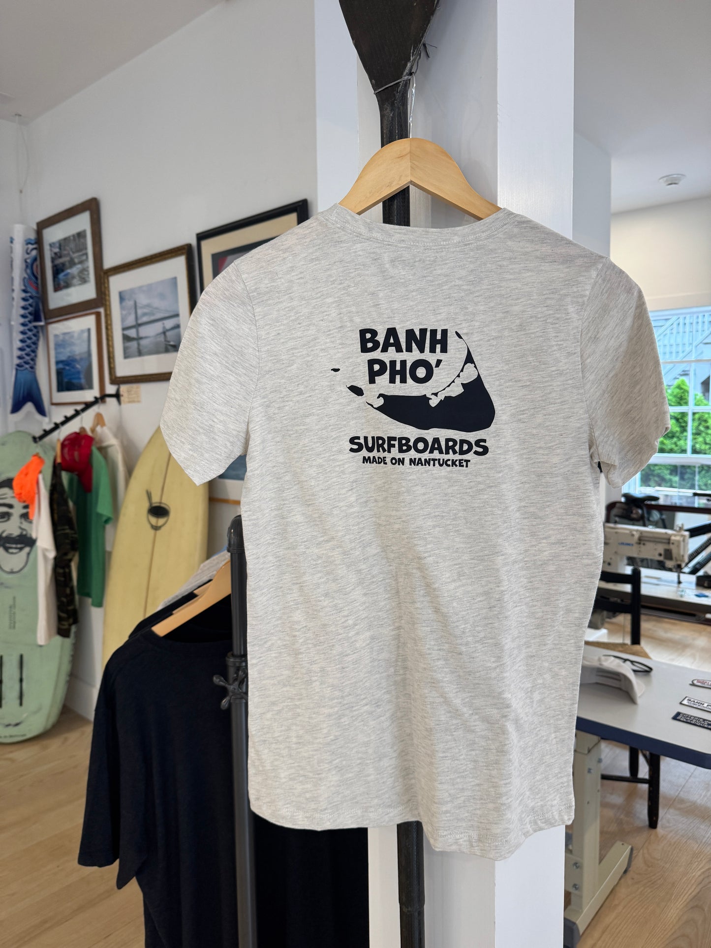 Banh Pho Island - Women’s Tee