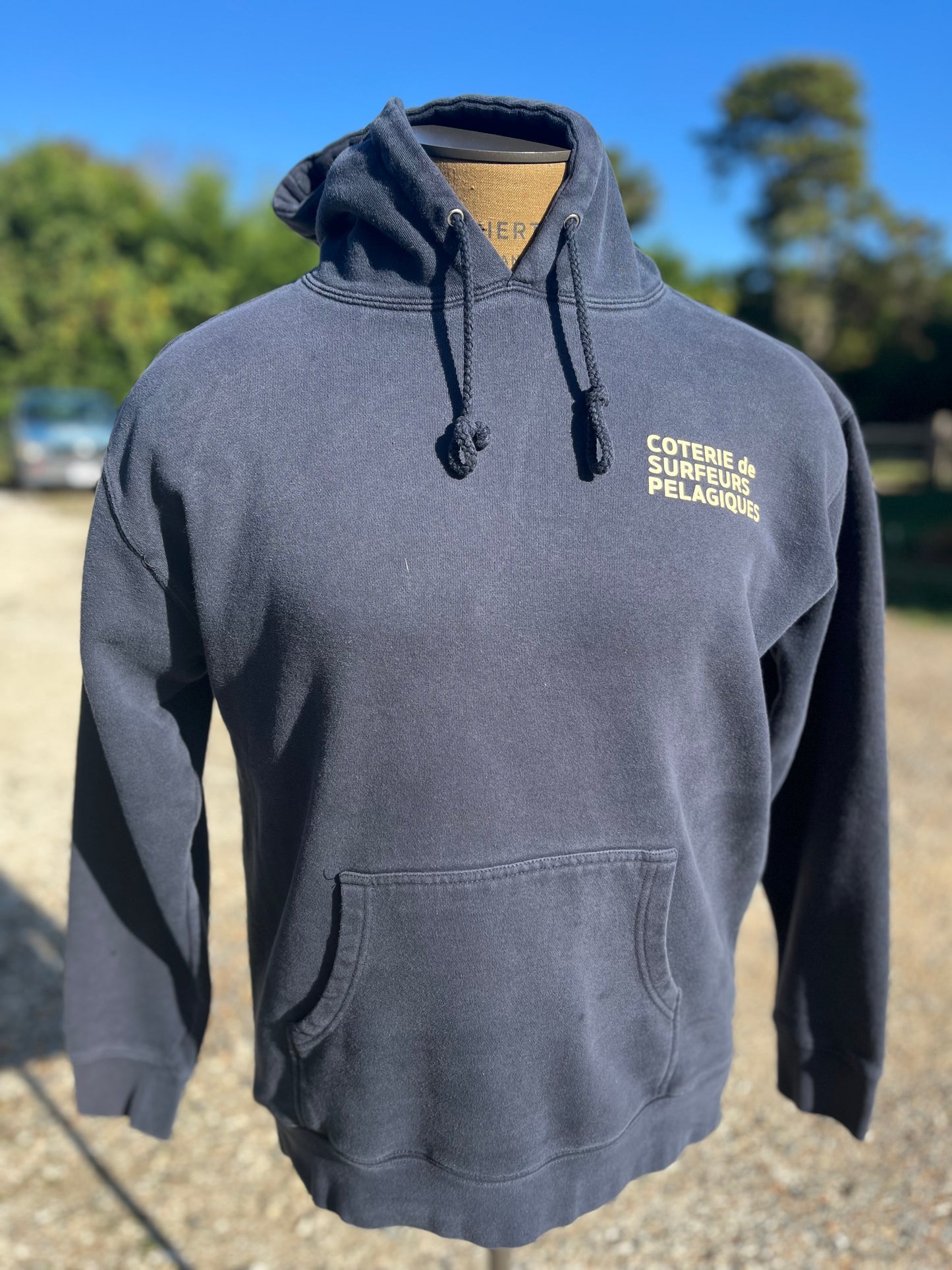 Coterie de Surfeurs Pelagiques Hoodie.